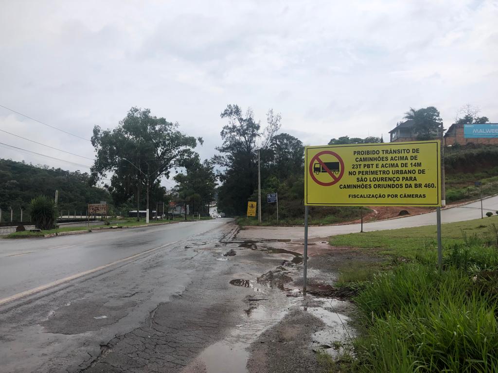 caminaha proibido 1 Caminhões de 23 toneladas e 14 metros estão proibidos de trafegar no centro de São Lourenço