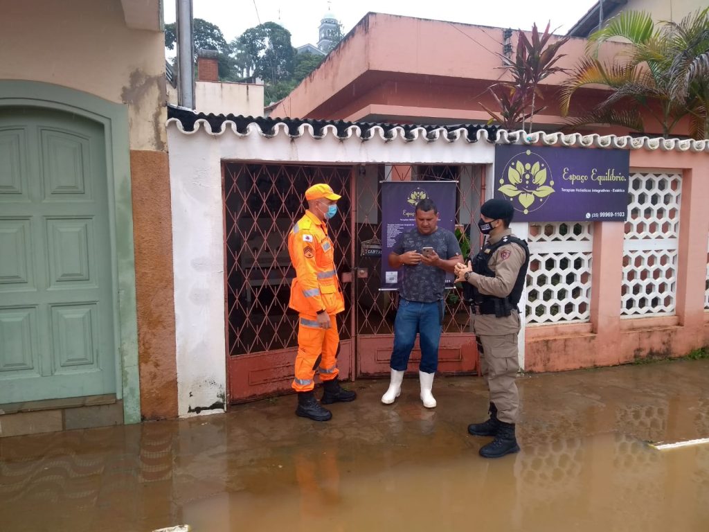 chuvas 2 Chuvas dos últimos dias em São Lourenço e região elevaram o nível do Rio Verde e afluentes