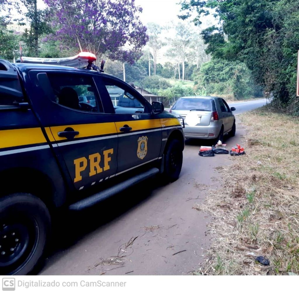 WhatsApp Image 2022 03 17 at 07.26.17 PRF apreende maconha e Cocaína dentro de automóvel em Pouso Alto