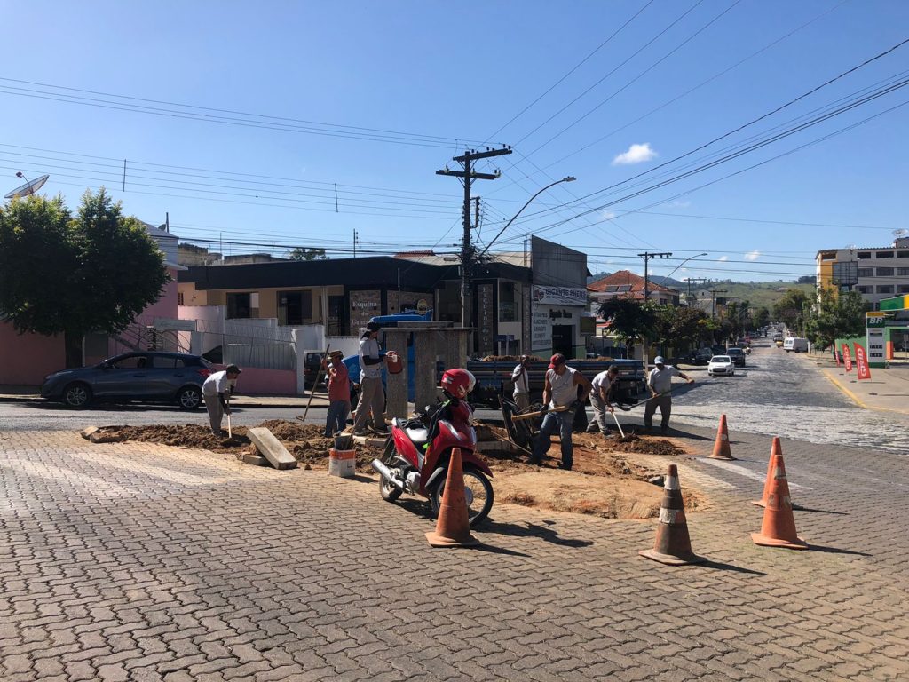 WhatsApp Image 2022 04 19 at 15.50.11 Segue o asfaltamento em São Lourenço
