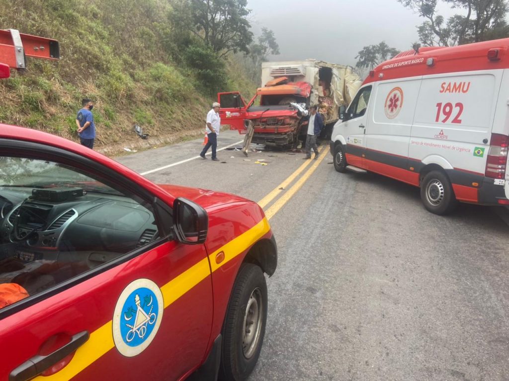 WhatsApp Image 2022 04 26 at 19.55.13 1 Bombeiros de São Lourenço atendem acidente na BR 267