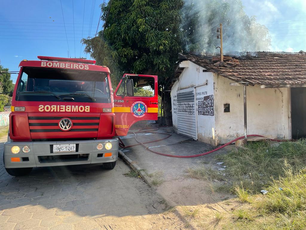 WhatsApp Image 2022 04 29 at 18.28.16 Corpo de Bombeiros atende incêndio em residência no bairro Nossa Senhora de Lourdes