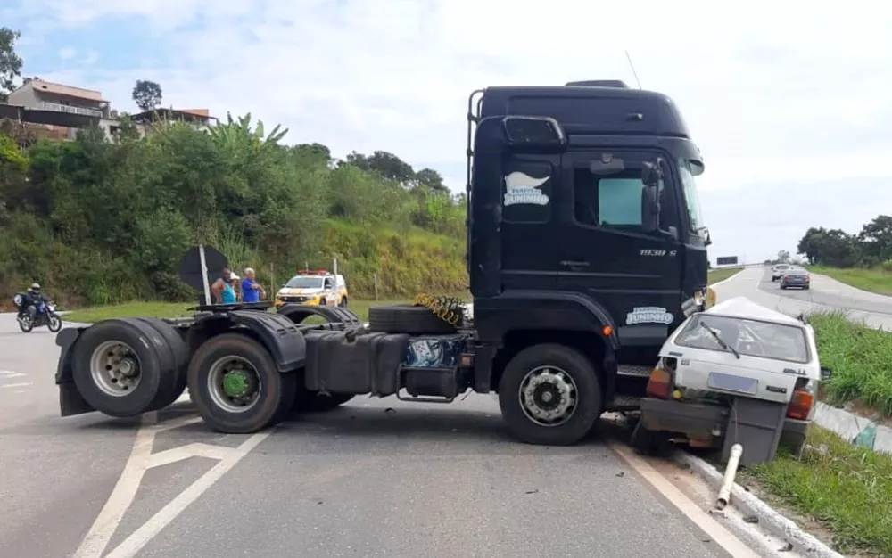 FBCF7C31 95FF 47A5 8078 FEF0CF7C3667 Acidente com vítima fatal em Santa Rita do Sapucaí