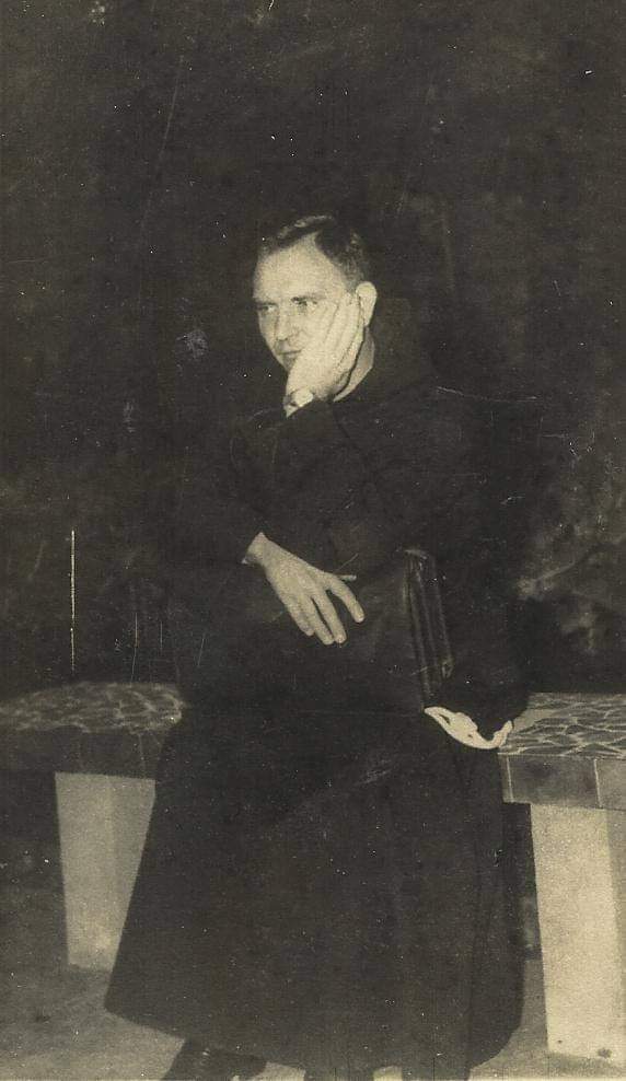WhatsApp Image 2022 05 30 at 21.13.20 Frei Osmar, o bom.<br>Quando Frei Luís Gonzaga deixou o vicariato em São Lourenço, no começo de 1962, seu substituto não veio de imediato.<br>Frei Filóteo era o responsável pela Paróquia até que em agosto, chegou esse homem santo e inesquecível para substituí-lo.<br>Lembro-me da manchete do São Lourenço Jornal que recebia em Varginha: