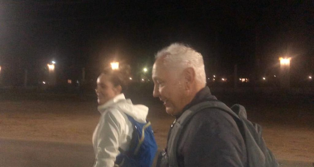 dr oilson Padre Lucas abençoa os fiéis que partem para a caminhada da Beata Nhá Chica