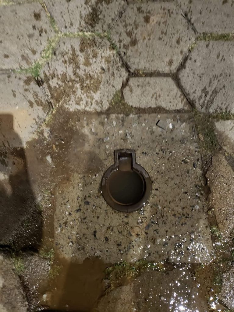 agua 2 Além da falta d'água ainda tem vazamento há 3 dias no Bairro Carioca