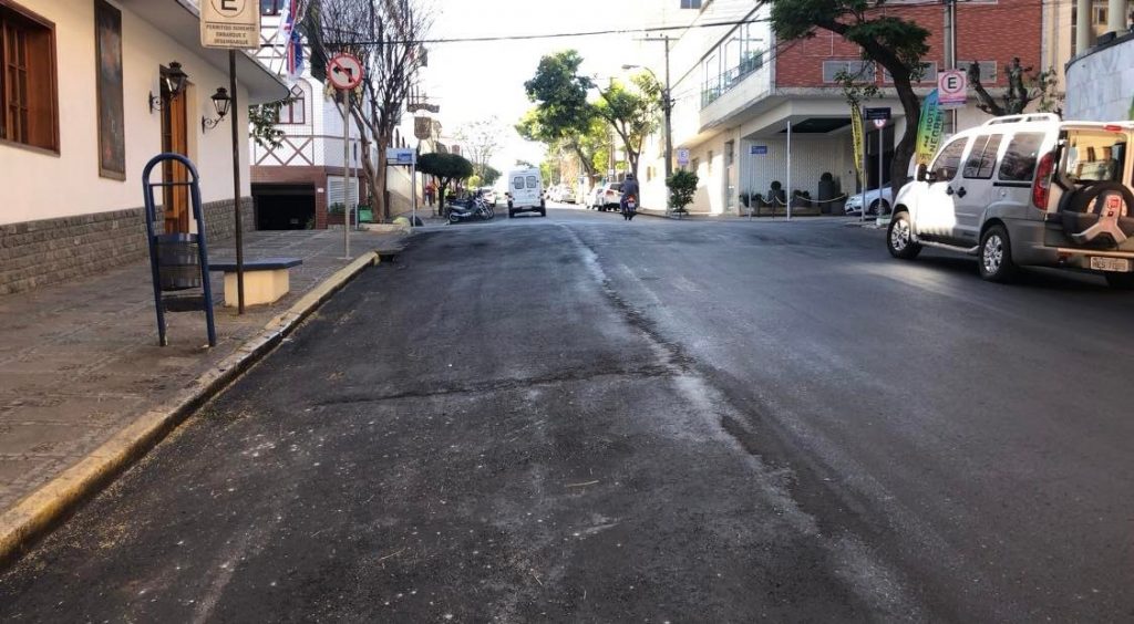 asf ruim Asfalto da terceira etapa de SL não tem a mesma qualidade