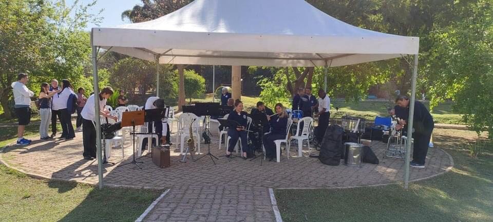 bandacapa Banda Antônio de Lorenzo se apresenta no Solar dos Lagos em SL