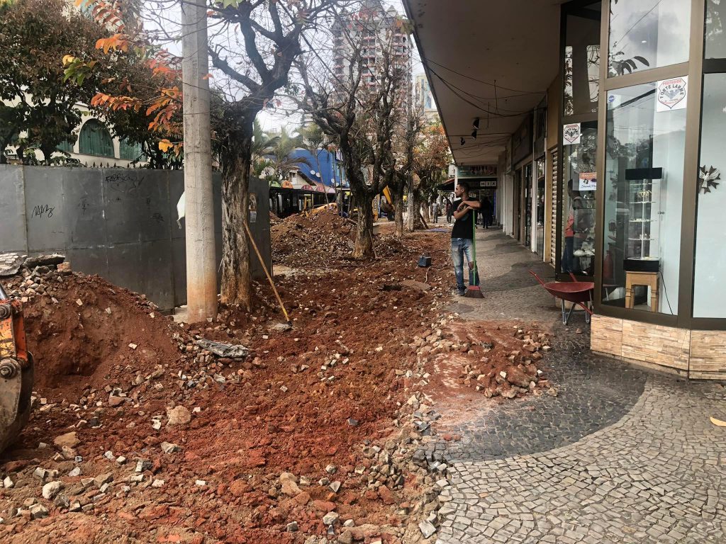 calc 1 Calçadão de São Lourenço começa a troca do piso