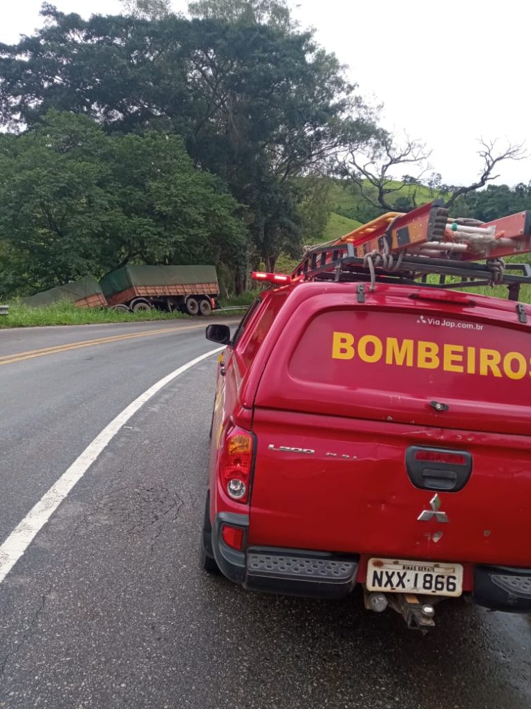 acidente 2 Bombeiros de São Lourenço atendem acidente na BR 460