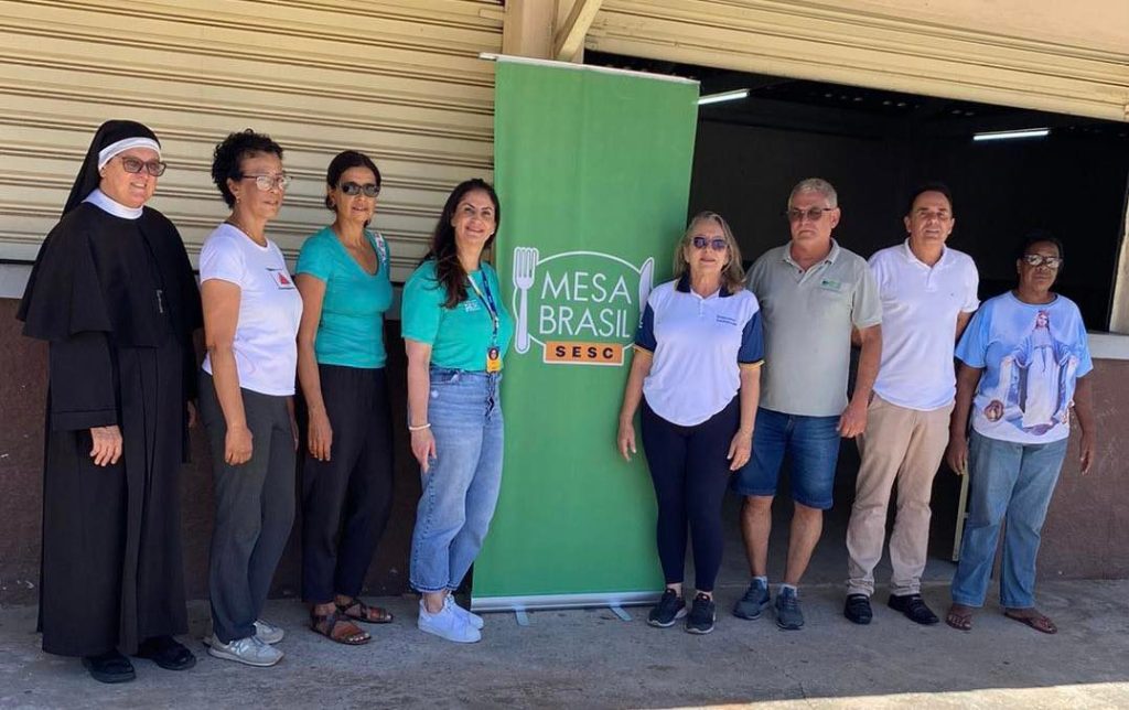 mesa brasil capa Sindicomércio faz doações de alimentos para entidades de SL