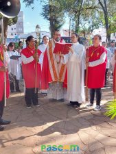 ss Fiéis celebram a Semana Santa em São Lourenço