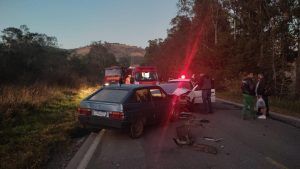 Colisão frontal de veículos em Soledade de Minas