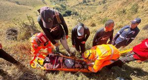 Corpo de Bombeiros atende acidente com piloto de paraglider