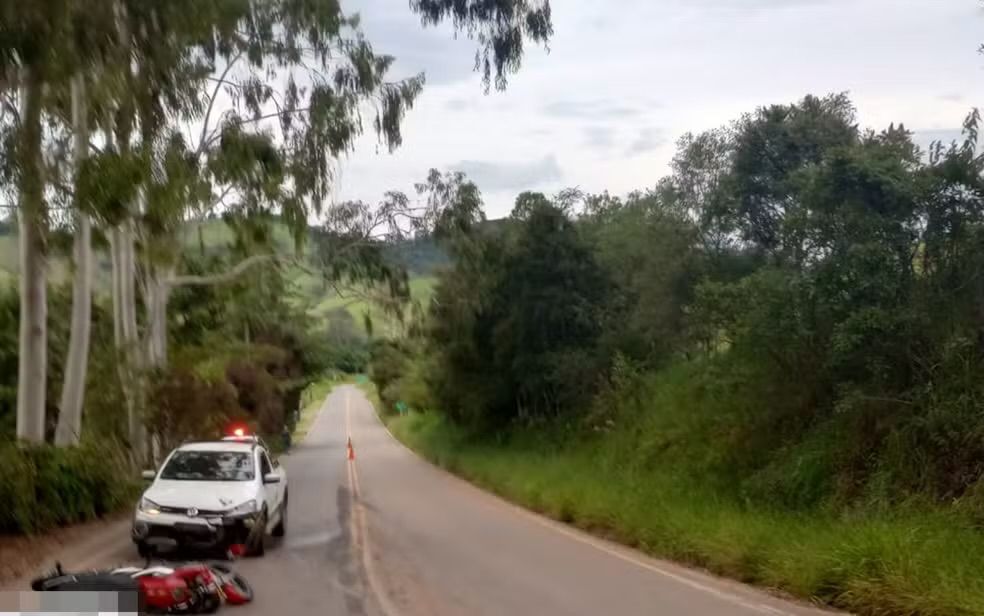 IMG 4963 Motociclista morre após bater de frente com caminhonete na LMG-883, em Carmo de Minas, MG