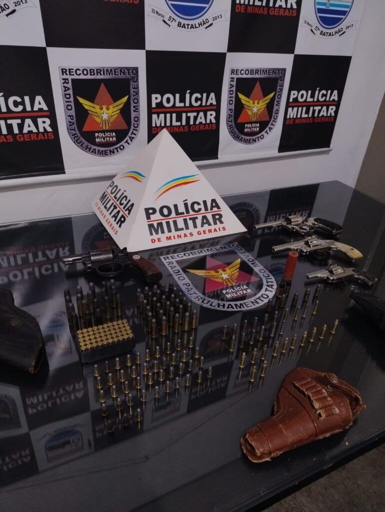 2b02d4fb c945 49fc bfac 33ff5c43b24c PM apreende armas, munições e prende homem por posse ilegal de arma de fogo
