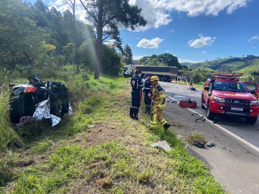 Homem morre depois de bater carro de frente com caminhão na BR-267 em Baependi, MG 2 e6c018e7 a714 4666 9469 9beaec8a8463 Homem morre depois de bater carro de frente com caminhão na BR-267 em Baependi, MG