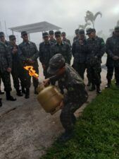 Imagem do WhatsApp de 2025 05 18 as 21.27.38 8aaf7535 Treinamento de fogo e cidadania: bombeiros capacitam tiro de guerra de São Lourenço em combate a incêndios