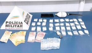 ttt PMMG apreende drogas e prende autor por tráfico em Virgínia