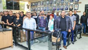 Imagem do WhatsApp de 2025 07 15 as 18.36.47 ad15c94f Sonho Realizado! 32 Famílias recebem documentos do Minha Casa, Minha Vida em cerimônia Oficial na Câmara Municipal