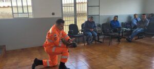 Imagem do WhatsApp de 2025 07 24 as 19.44.42 079633f6 Corpo de Bombeiros realiza treinamento de primeiros socorros para servidores da saúde de São Lourenço