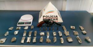 WhatsApp Image 2025 09 09 at 08.04.49 Polícia Militar prende mulher por porte ilegal de arma, tráfico de drogas, ameaça e injúria em Virgínia