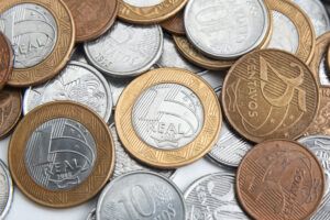 dinheiro moedas brasileiras varios Auditores fiscais e tecnologia reforçam fiscalização e impulsionam um Estado mais transparente e equilibrado