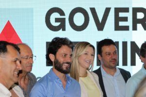 Governo de Minas entrega 17 novos ônibus para o transporte de pacientes no Sul de Minas 2 WhatsApp Image 2025 11 07 at 13.18.50 Governo de Minas entrega 17 novos ônibus para o transporte de pacientes no Sul de Minas