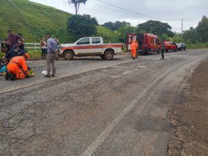WhatsApp Image 2026 01 08 at 13.49.11 1 Bombeiros de São Lourenço atendem colisão entre motocicletas na MGC-383, próximo a Cristina