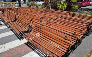 WhatsApp Image 2026 01 14 at 08.59.48 Prefeitura de Caxambu instala novos bancos em praças em projeto de revitalização urbana