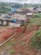 WhatsApp Image 2026 02 08 at 09.48.33 Bombeiros atendem queda de muro de arrimo em Carmo de Minas