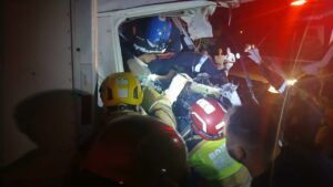 WhatsApp Image 2026 04 17 at 21.16.09 Colisão traseira entre caminhão e carreta mobiliza resgate em Passa Quatro