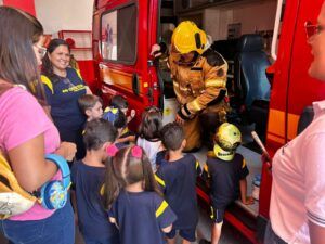 WhatsApp Image 2026 04 23 at 15.59.47 1 Bombeiros promovem atividade educativa com crianças em São Lourenço