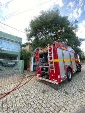 WhatsApp Image 2026 05 03 at 09.04.44 Princípio de incêndio em casa mobiliza bombeiros em São Lourenço