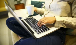 Sete em cada dez brasileiros temem comprar remédios pela internet 3 09 07 2020 teletrabalho 7 Sete em cada dez brasileiros temem comprar remédios pela internet