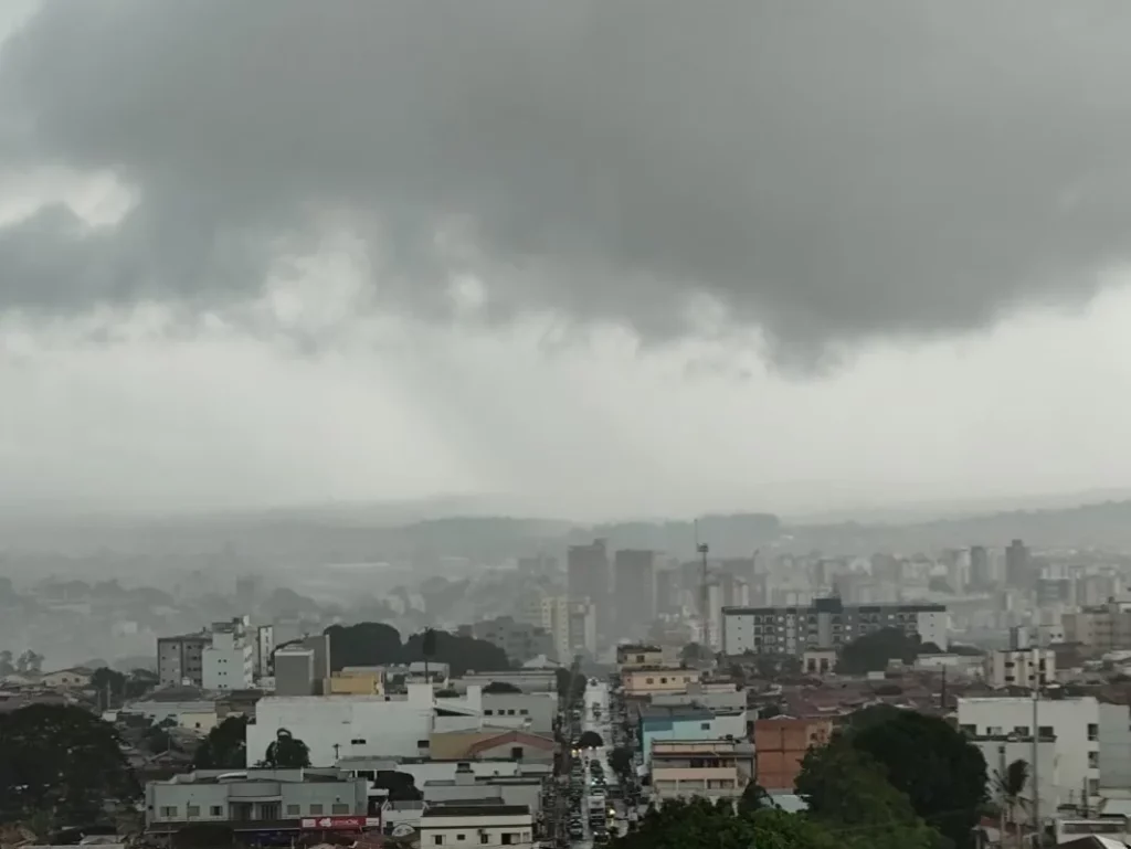 São Lourenço Jornal - Noticias da região do Sul de Minas 6 Chuva em Patos de Minas São Lourenço Jornal - Noticias da região do Sul de Minas